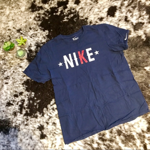 NIKE The Nike Tee - Picture 2 of 5